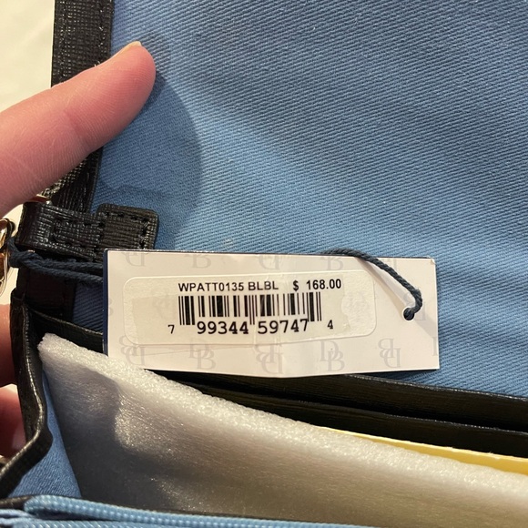 Brand New Dooney & Bourke Patent Leather Crossbody Purse - Picture 4 of 4